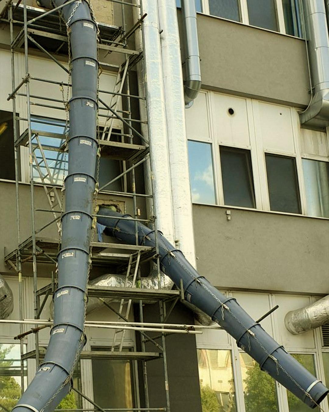 Sklz na stavebnú suť