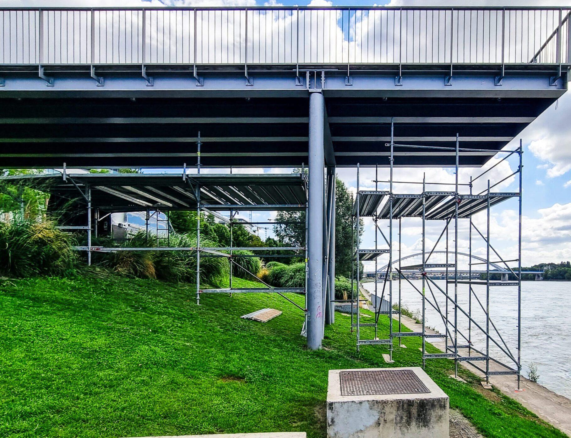 Pracovné lešenie pri realizácii stavby