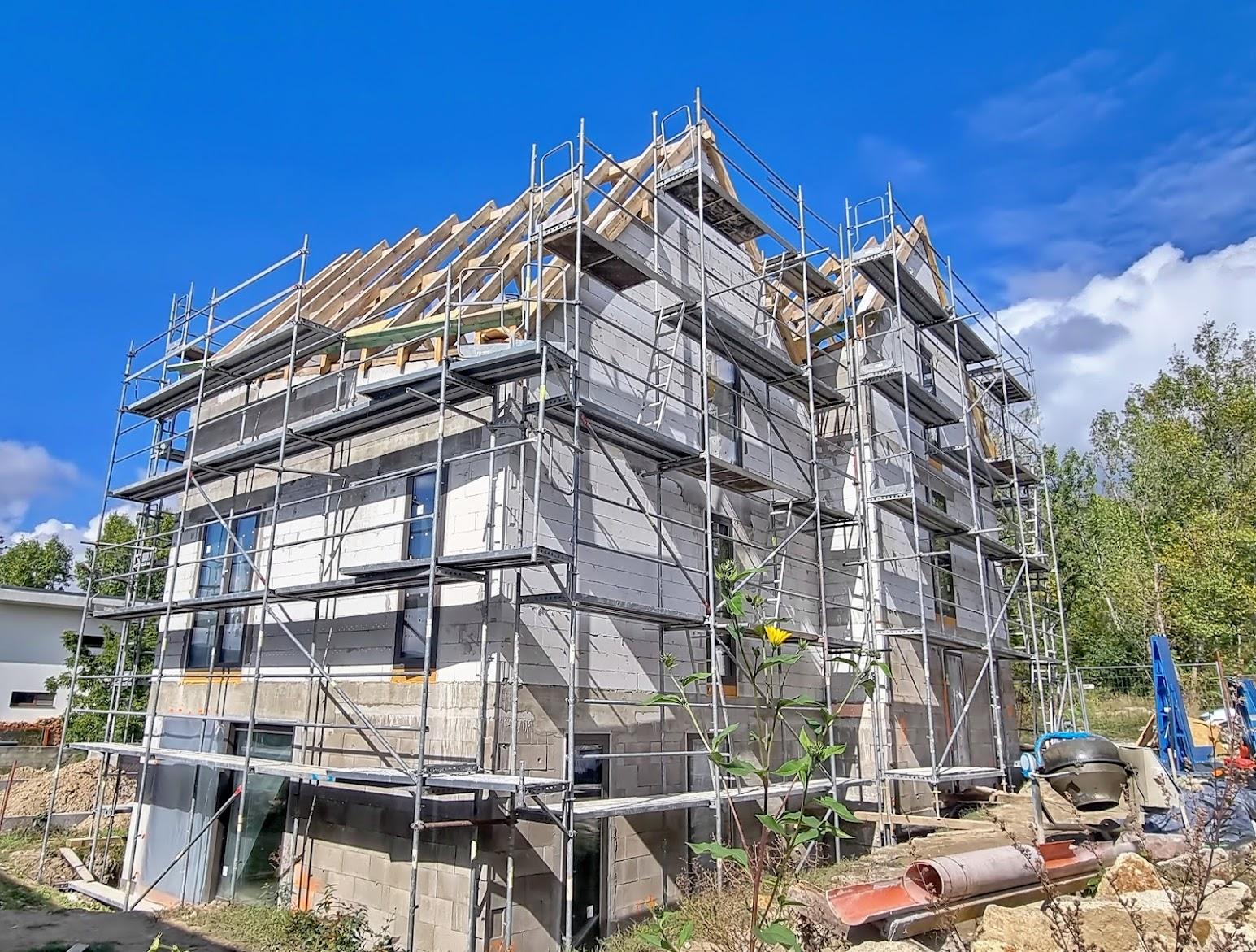 Zostava lešenia na objekte